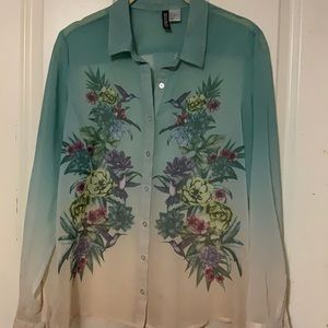Sheer blouse flower hummingbird accents size 2